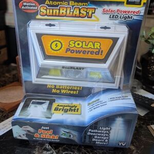 Atomic Beam SunBLAST Solar Powered LED Light - White